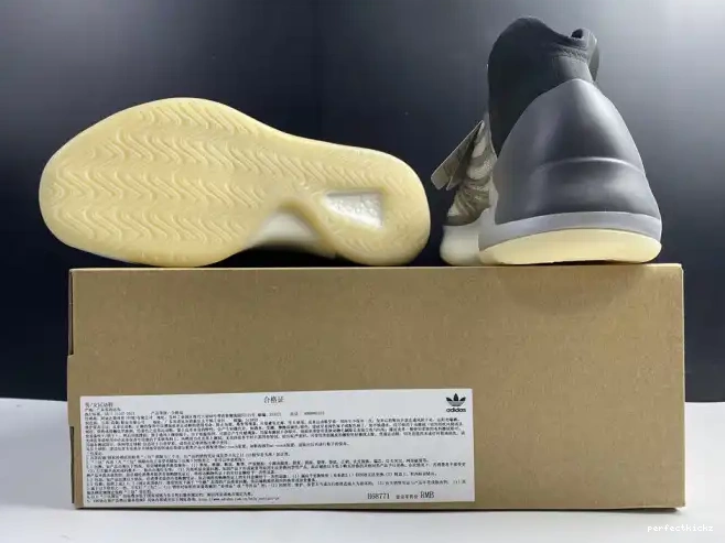 Barium H68771 Quantum Yeezy Adidas 0529